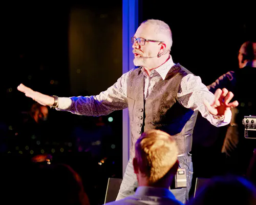 Gerard V performing on stage